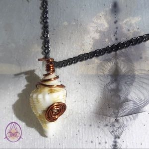 Mini Creamsicle Drill Shell Necklace